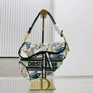 حقائب ماركات مختارة